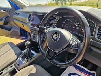 Used Volkswagen T-Roc 2019 for sale - 79216312: Photo