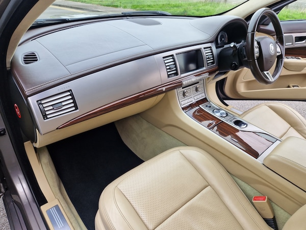 Used Jaguar XF 2011 for sale - 76077520: Photo 16