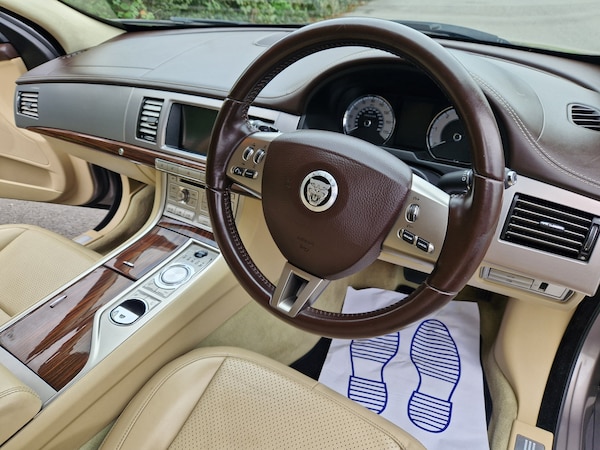 Used Jaguar XF 2011 for sale - 76077520: Photo 9