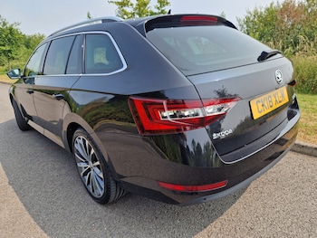 Used Skoda Superb 2018 for sale - 79271849: Photo