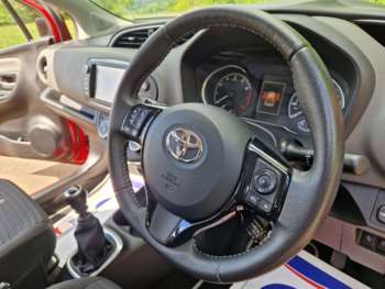 Used Toyota Yaris 2018 for sale - 73937601: Photo