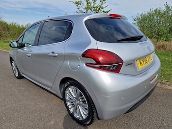 Used Peugeot 208 2018 for sale - 78344052: Photo