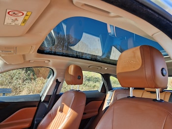 Used Jaguar F-Pace 2016 for sale - 77932342: Photo