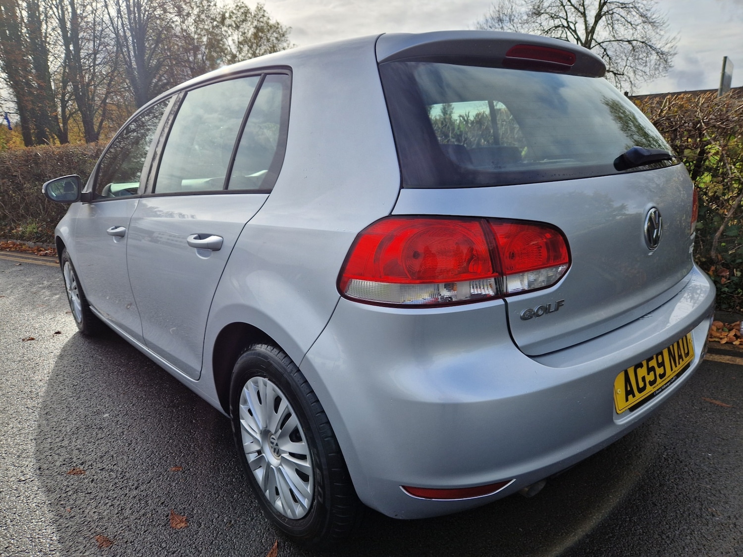 Used Volkswagen Golf 2010 for sale - 76403503: Photo 2