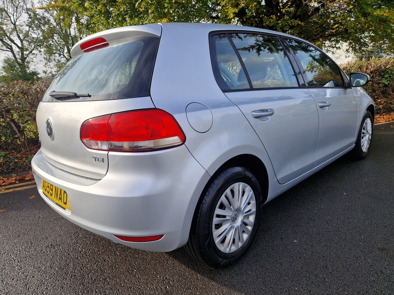 Used Volkswagen Golf 2010 for sale - 76403503: Photo 3