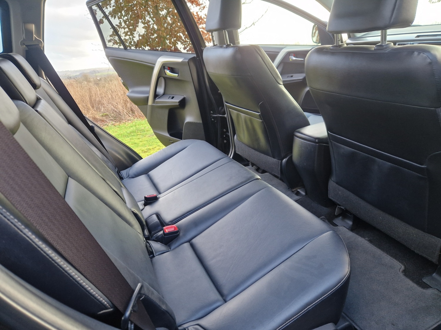 Used Toyota RAV4 2015 for sale - 77297990: Photo 13