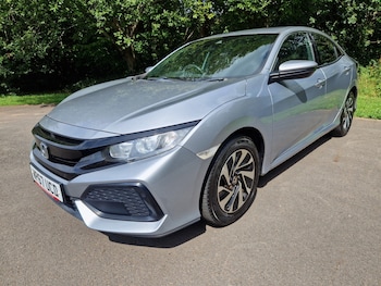 Used Honda Civic 2018 for sale - 75407108: Photo