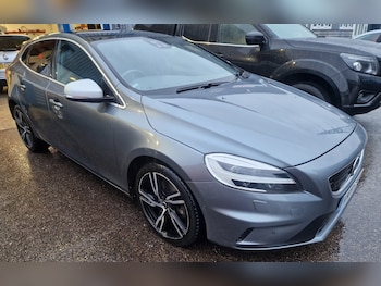 Used Volvo V40 2019 for sale - 77450061: Photo