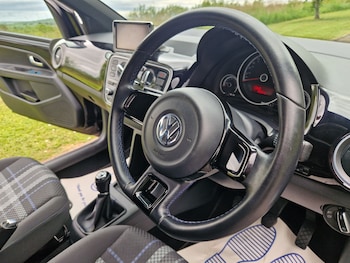 Used Volkswagen up! 2015 for sale - 78554744: Photo