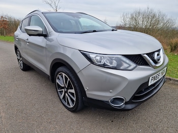 Used Nissan Qashqai 2015 for sale - 77732675: Photo
