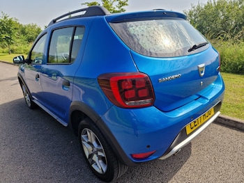 Used Dacia Sandero Stepway 2017 for sale - 78991989: Photo