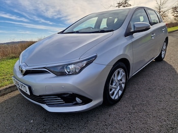 Used Toyota Auris 2016 for sale - 77555623: Photo