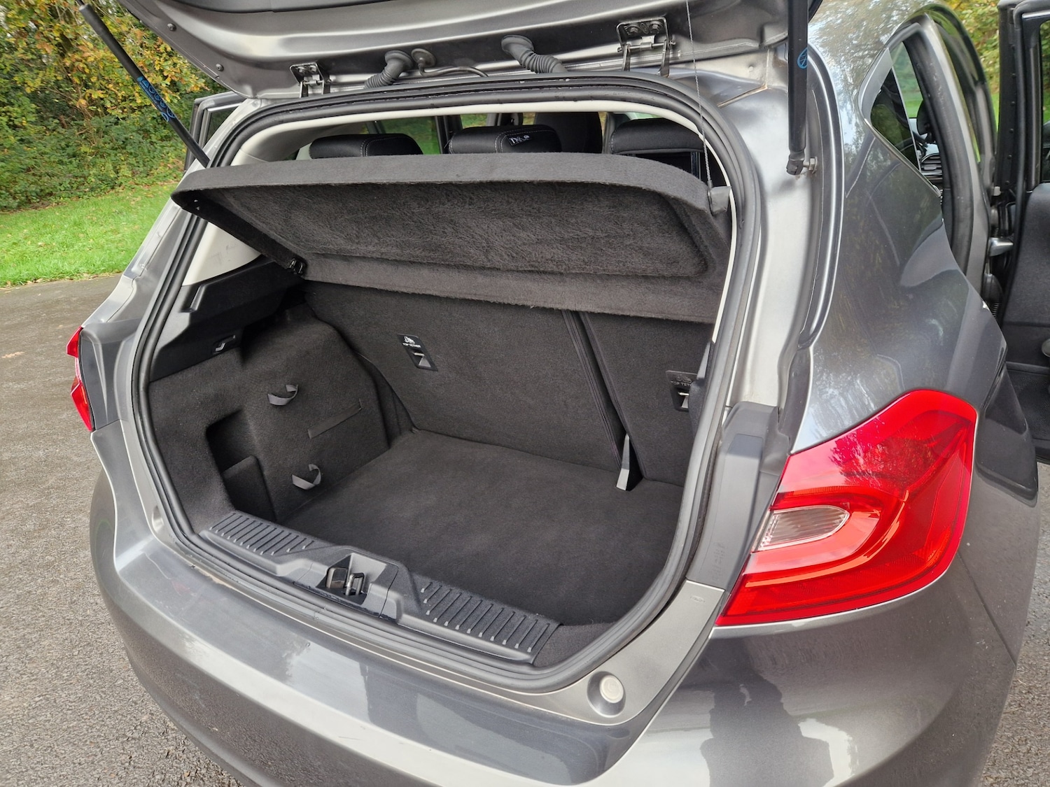 Used Ford Fiesta 2017 for sale - 76493630: Photo 11