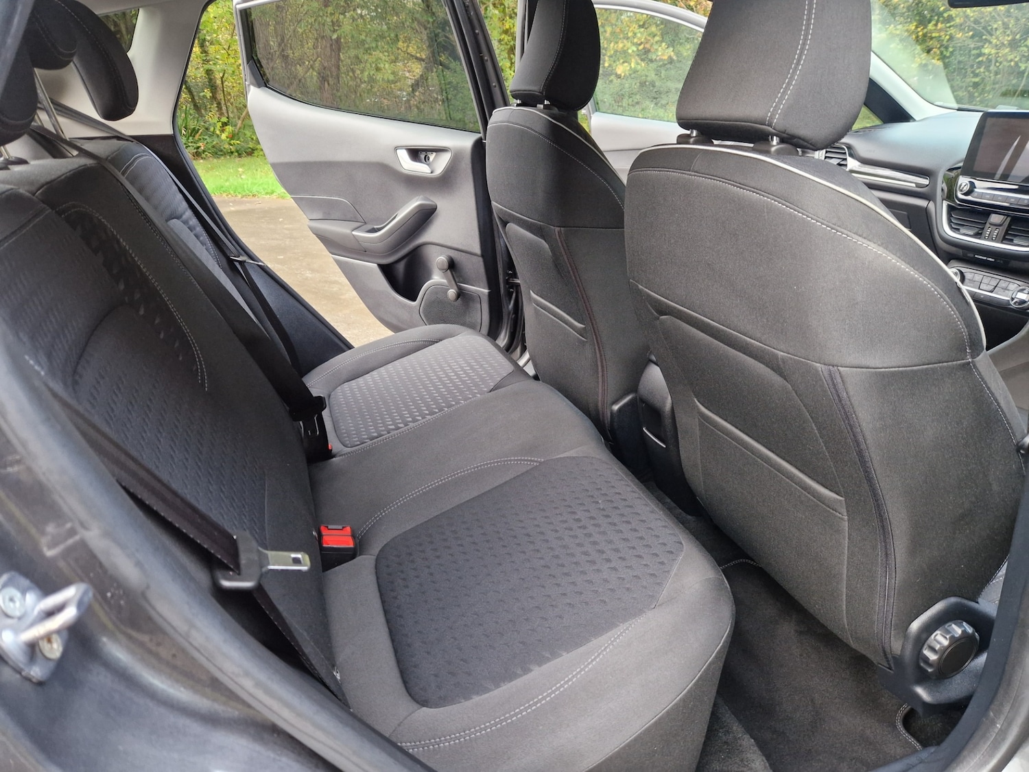 Used Ford Fiesta 2017 for sale - 76493630: Photo 12