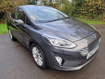 Used Ford Fiesta 2017 for sale - 76493630: Photo