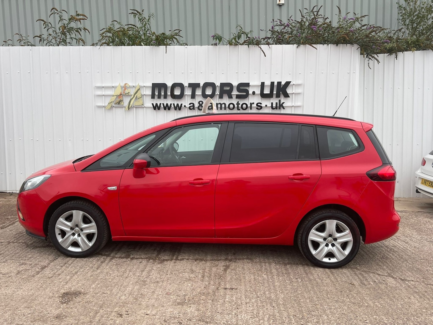 Used Vauxhall Zafira 2014 for sale - 76329636: Photo 2
