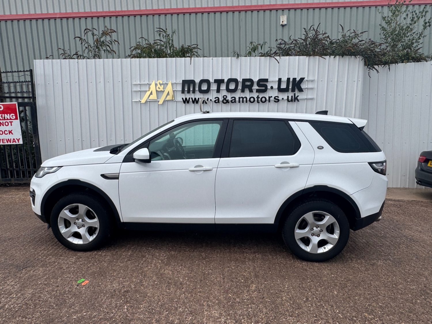 Used Land Rover Discovery Sport 2016 for sale - 76329606: Photo 16