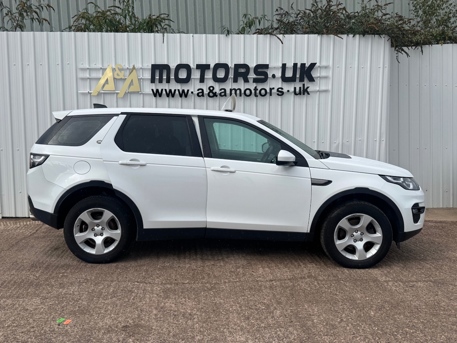 Used Land Rover Discovery Sport 2016 for sale - 76329606: Photo 2