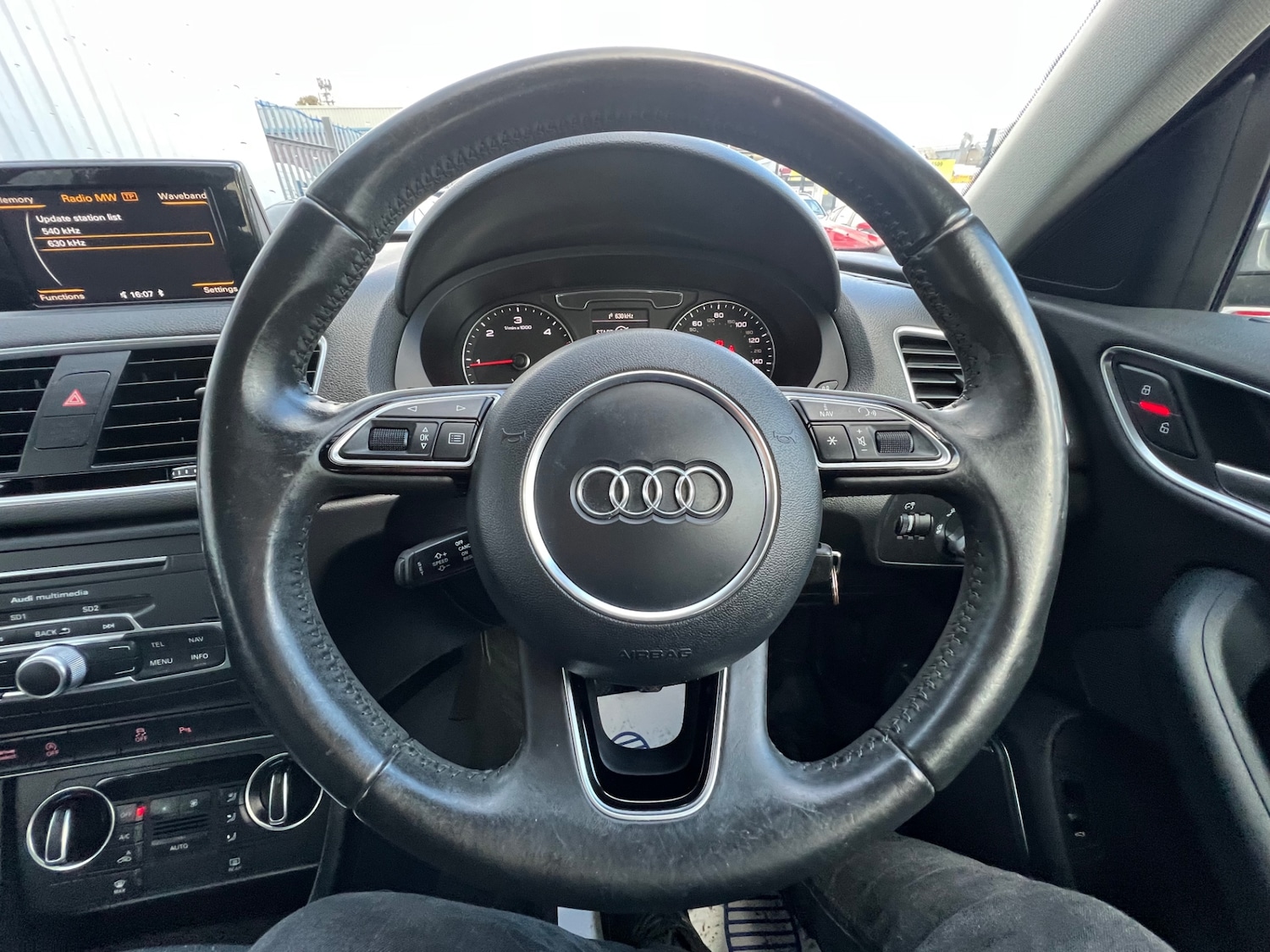 Used Audi Q3 2015 for sale - 76354978: Photo 28