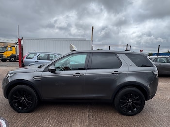 Used Land Rover Discovery Sport 2017 for sale - 75418457: Photo