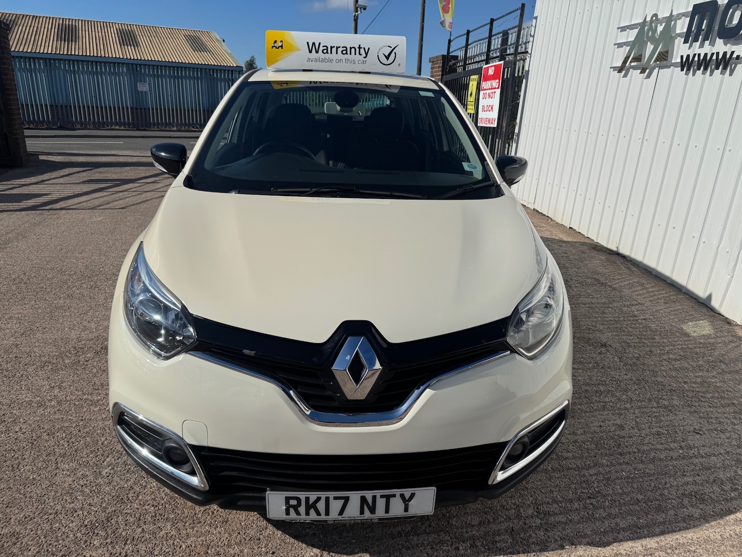Used Renault Captur 2017 for sale - 76150344: Photo 1