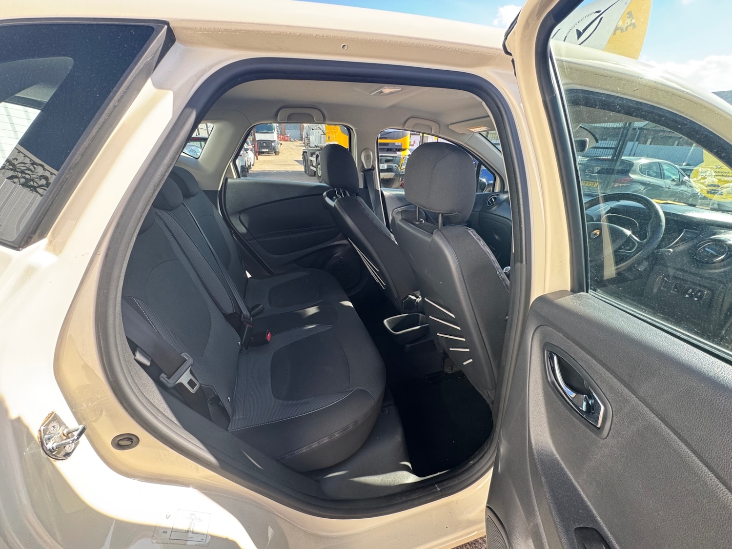 Used Renault Captur 2017 for sale - 76150344: Photo 18