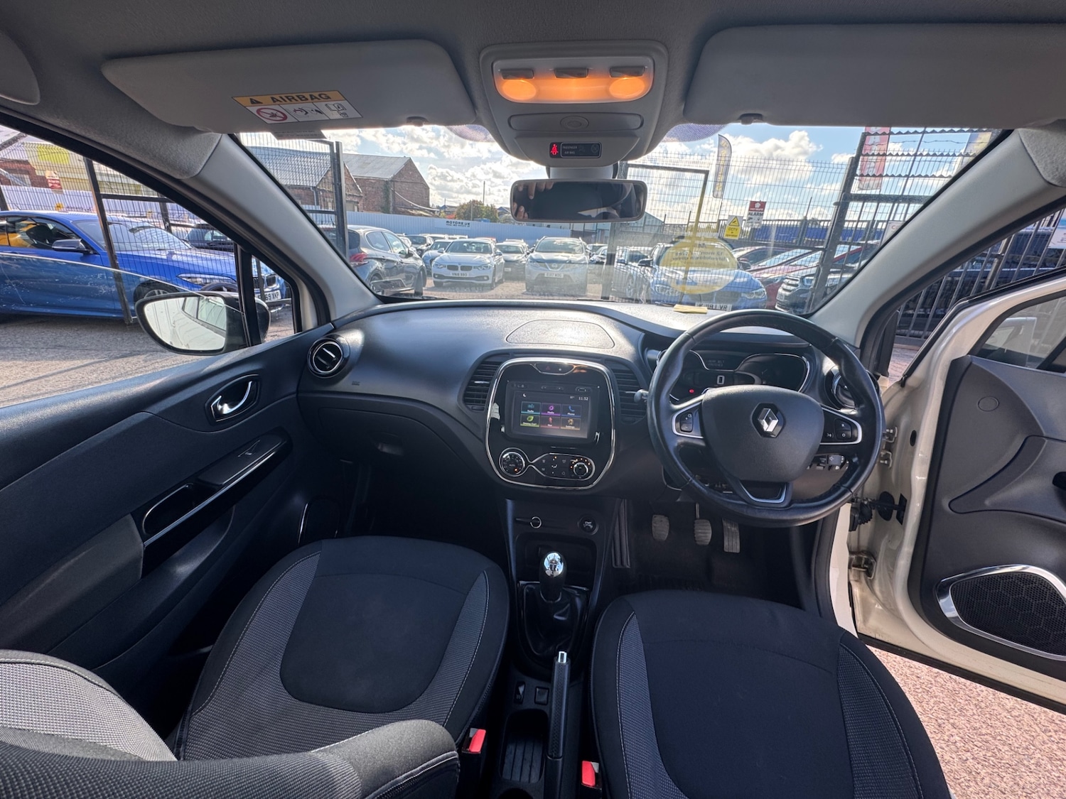 Used Renault Captur 2017 for sale - 76150344: Photo 20