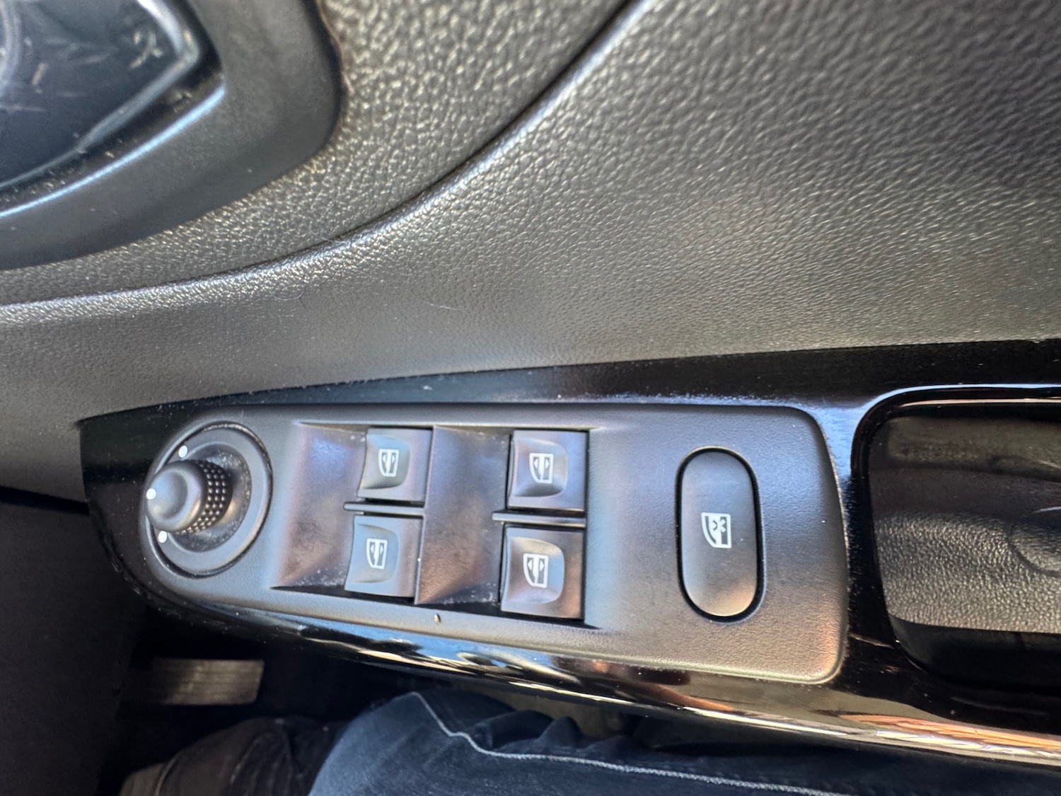 Used Renault Captur 2017 for sale - 76150344: Photo 24