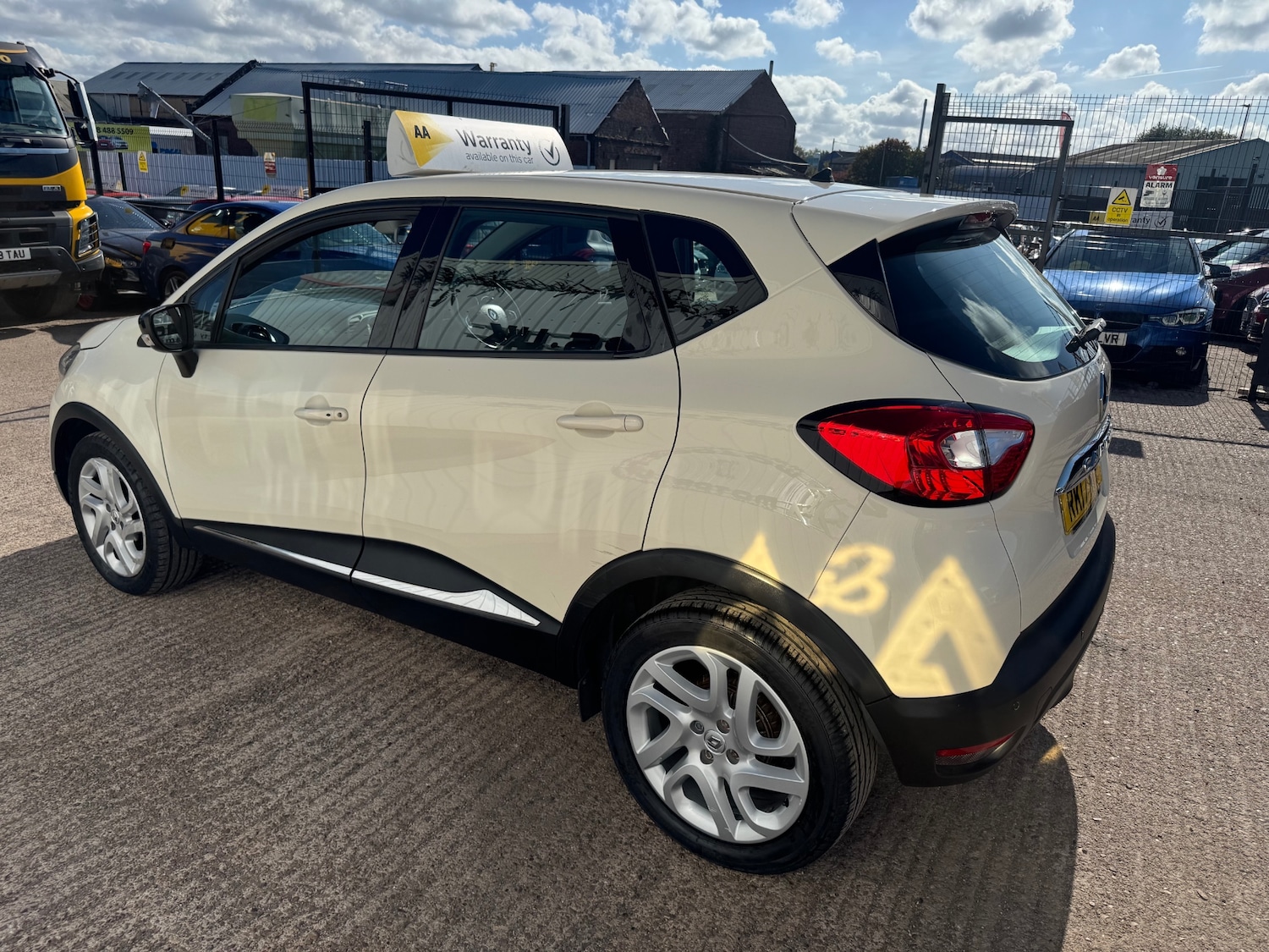 Used Renault Captur 2017 for sale - 76150344: Photo 9