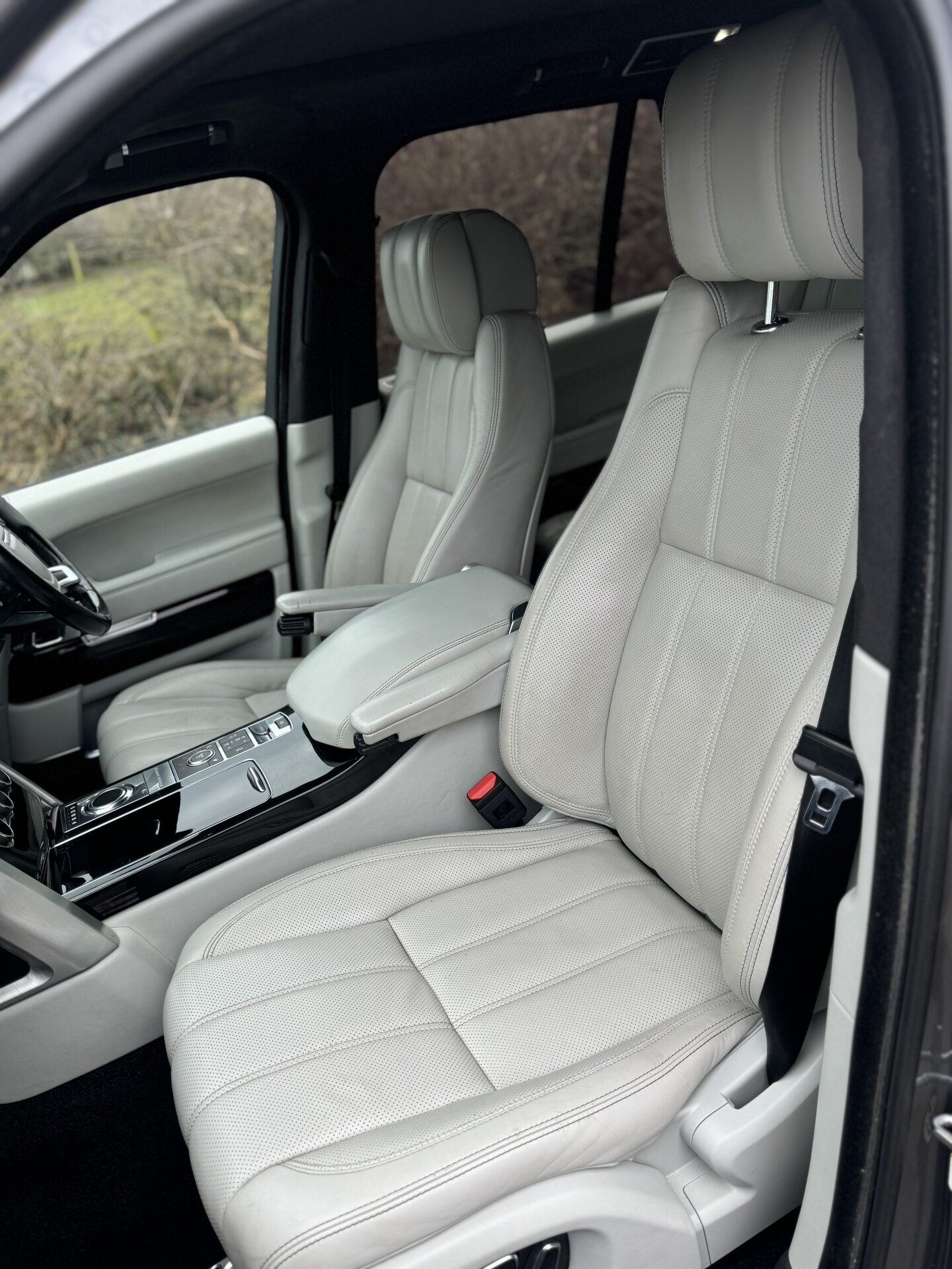 Used Land Rover Range Rover 2015 for sale - 78151800: Photo 11