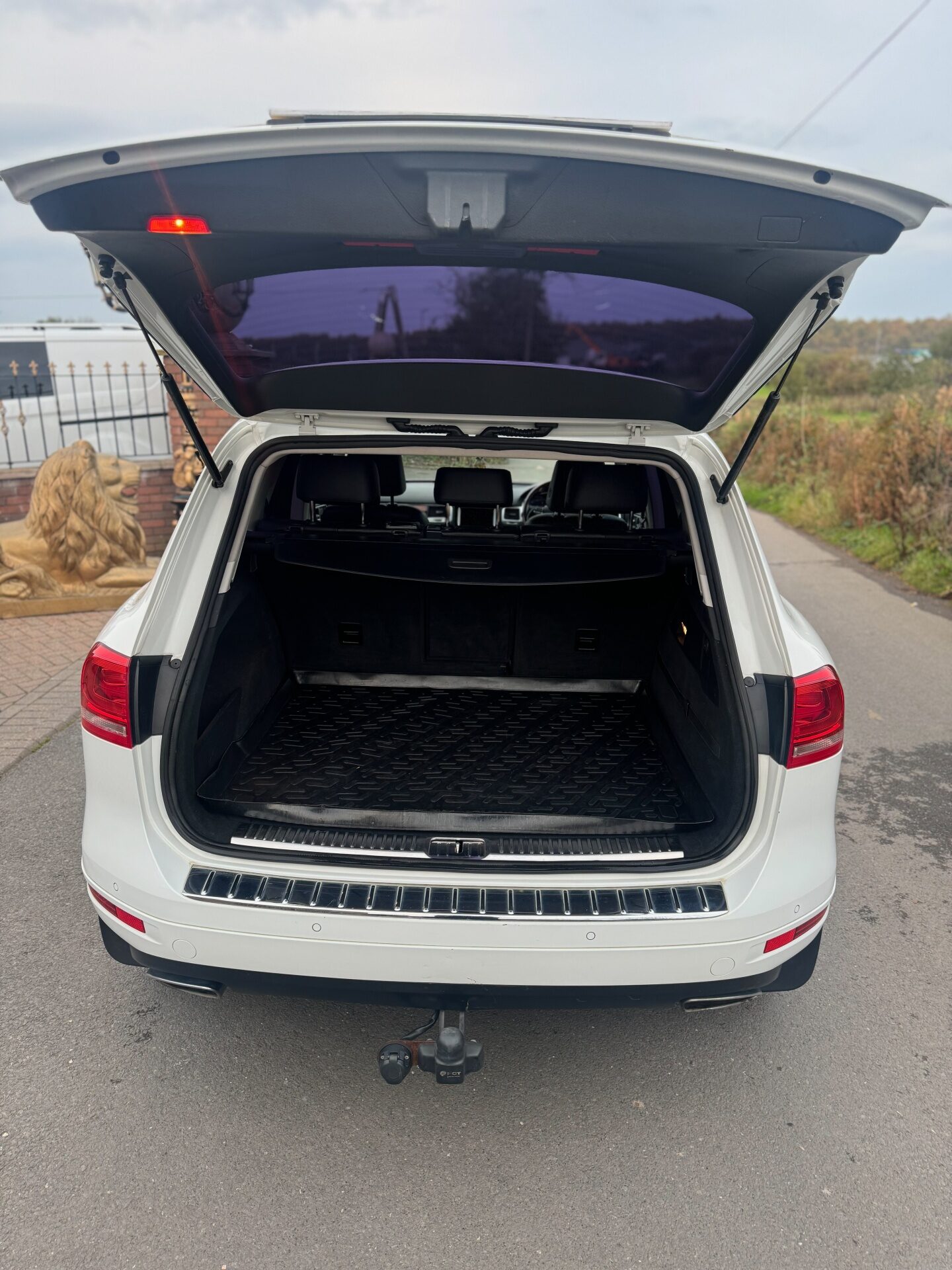 Used Volkswagen Touareg 2012 for sale - 76953742: Photo 8