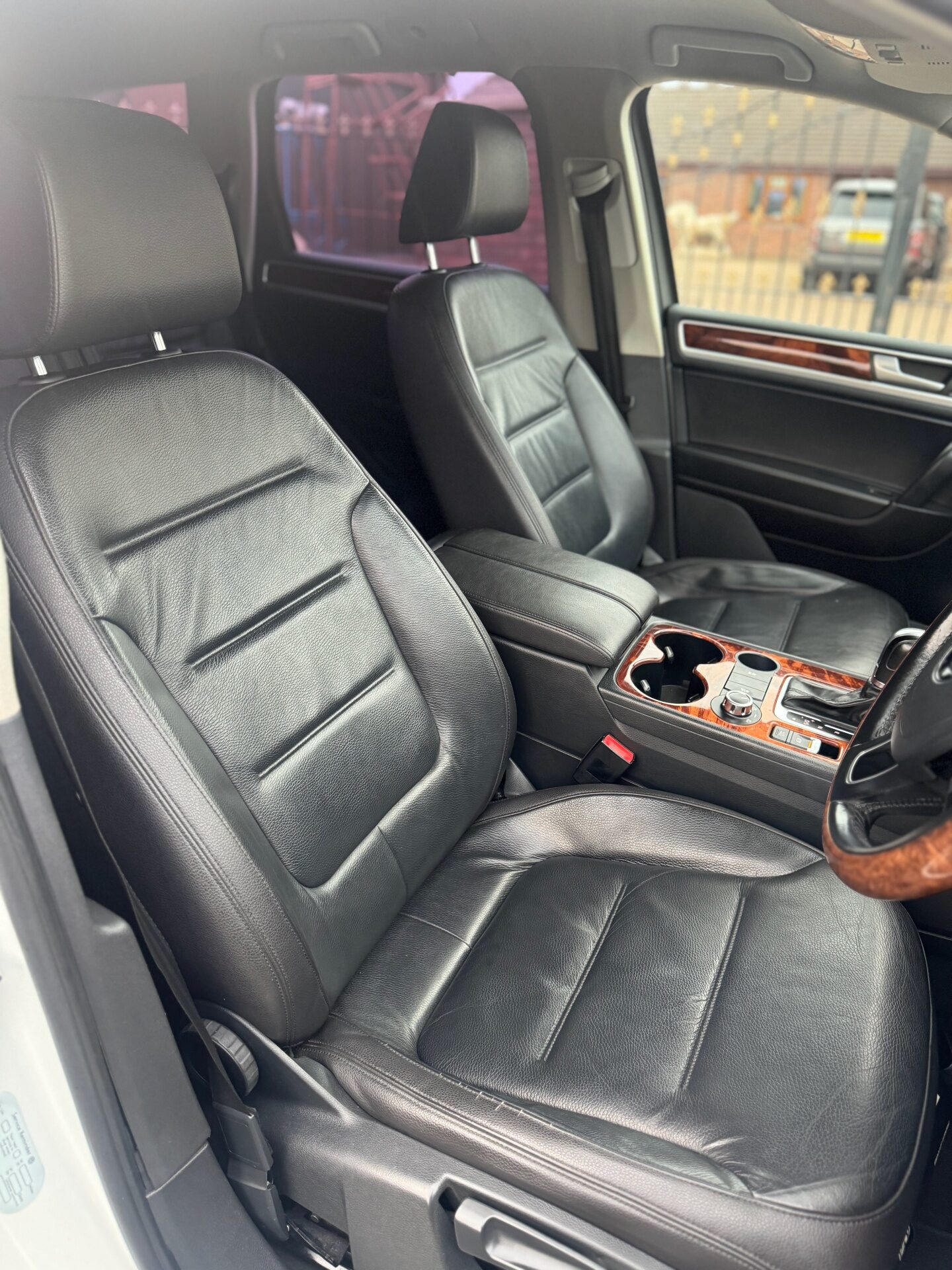 Used Volkswagen Touareg 2012 for sale - 76953742: Photo 9