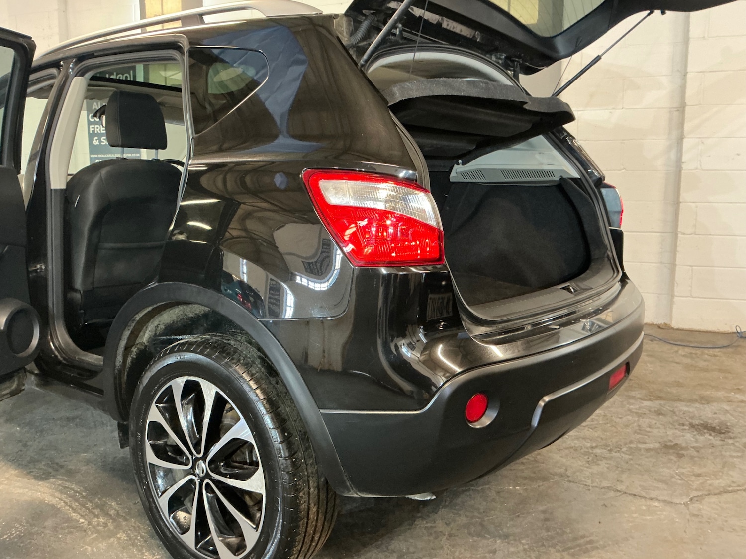 Used Nissan Qashqai 2011 for sale - 77047489: Photo 17