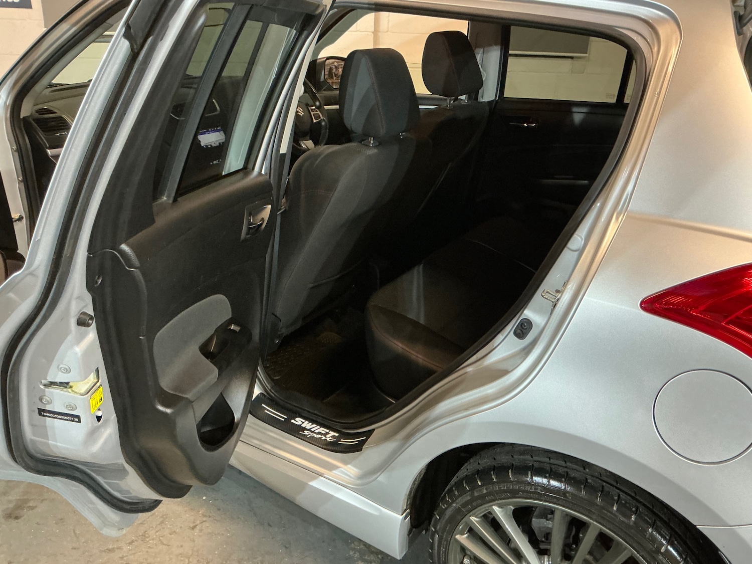 Used Suzuki Swift 2015 for sale - 77236999: Photo 14