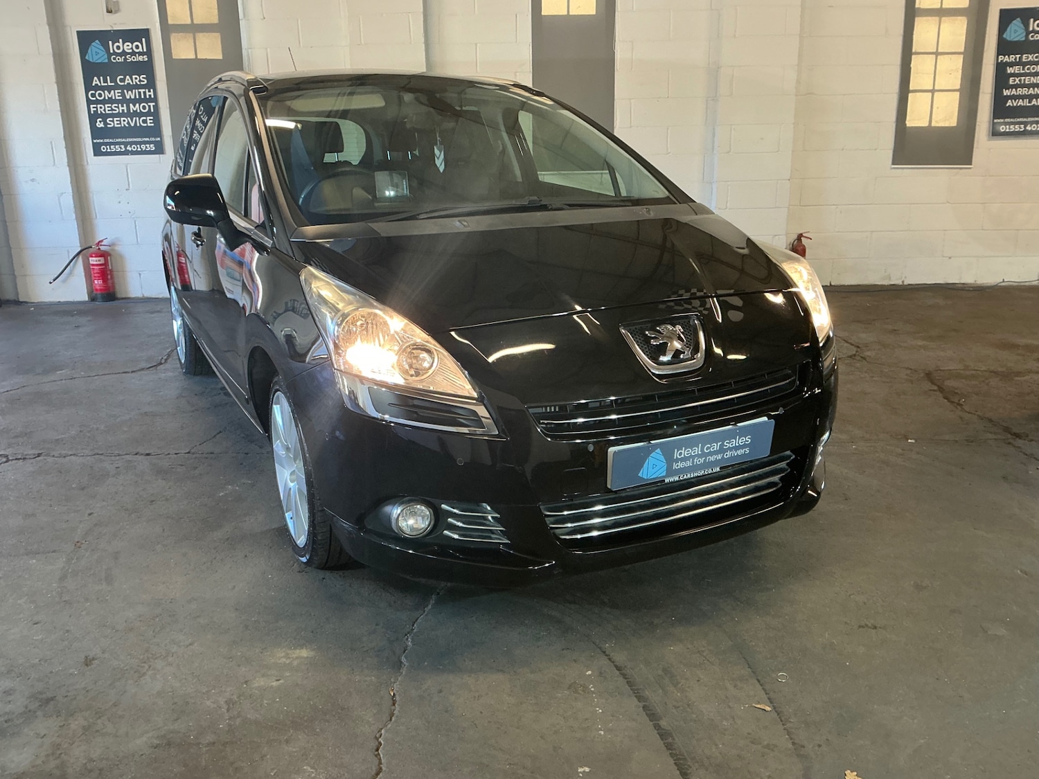 Used Peugeot 5008 2013 for sale - 76757935: Photo 2