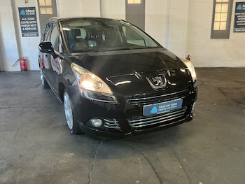 Used Peugeot 5008 2013 for sale - 76757935: Photo