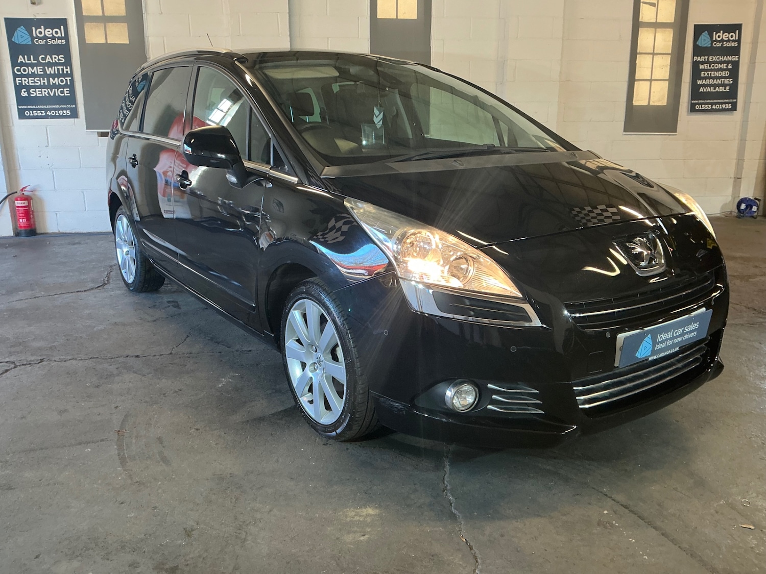 Used Peugeot 5008 2013 for sale - 76757935: Photo 4