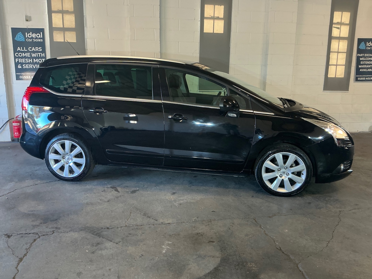 Used Peugeot 5008 2013 for sale - 76757935: Photo 7