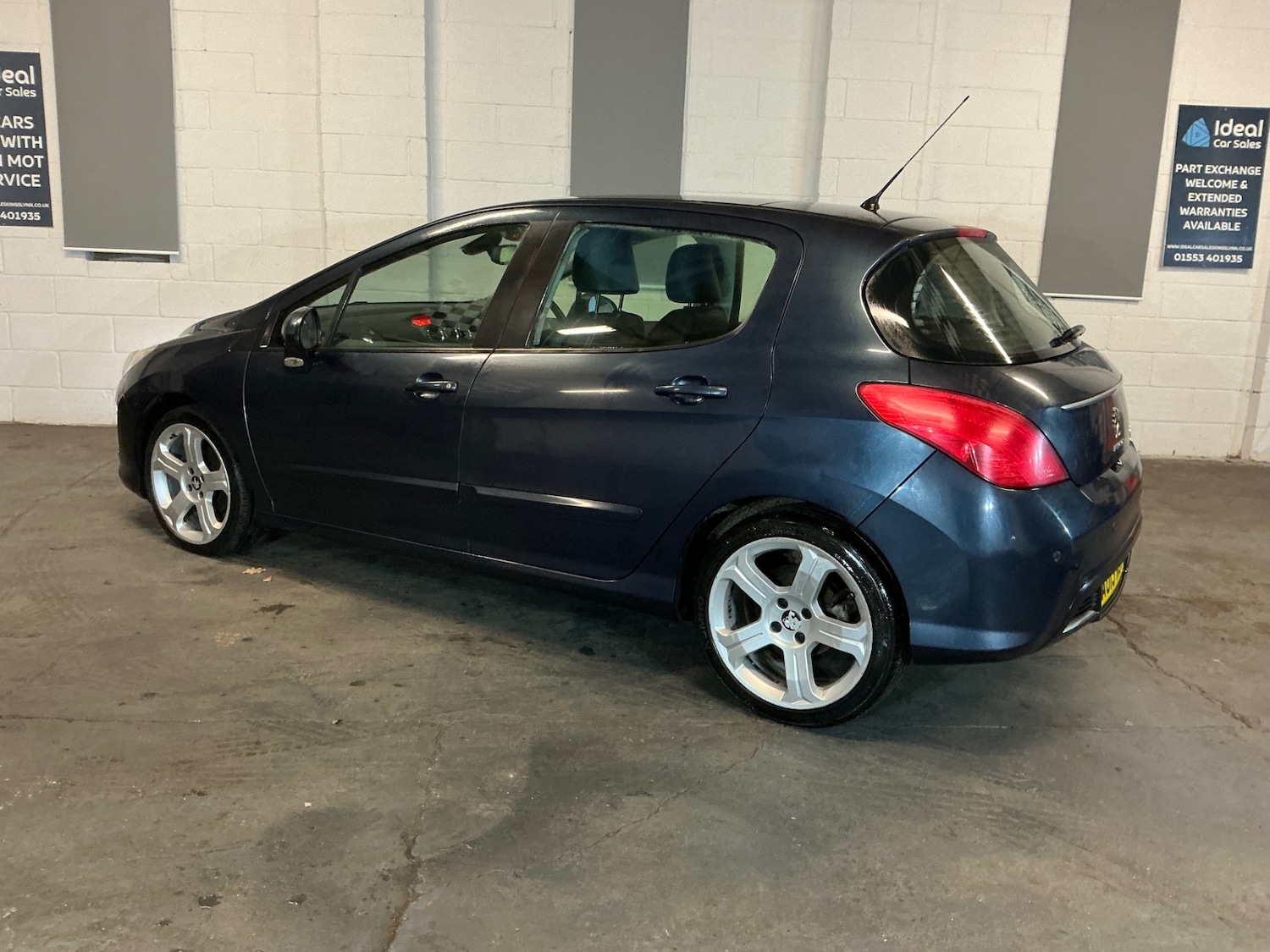 Used Peugeot 308 2013 for sale - 77014927: Photo 11