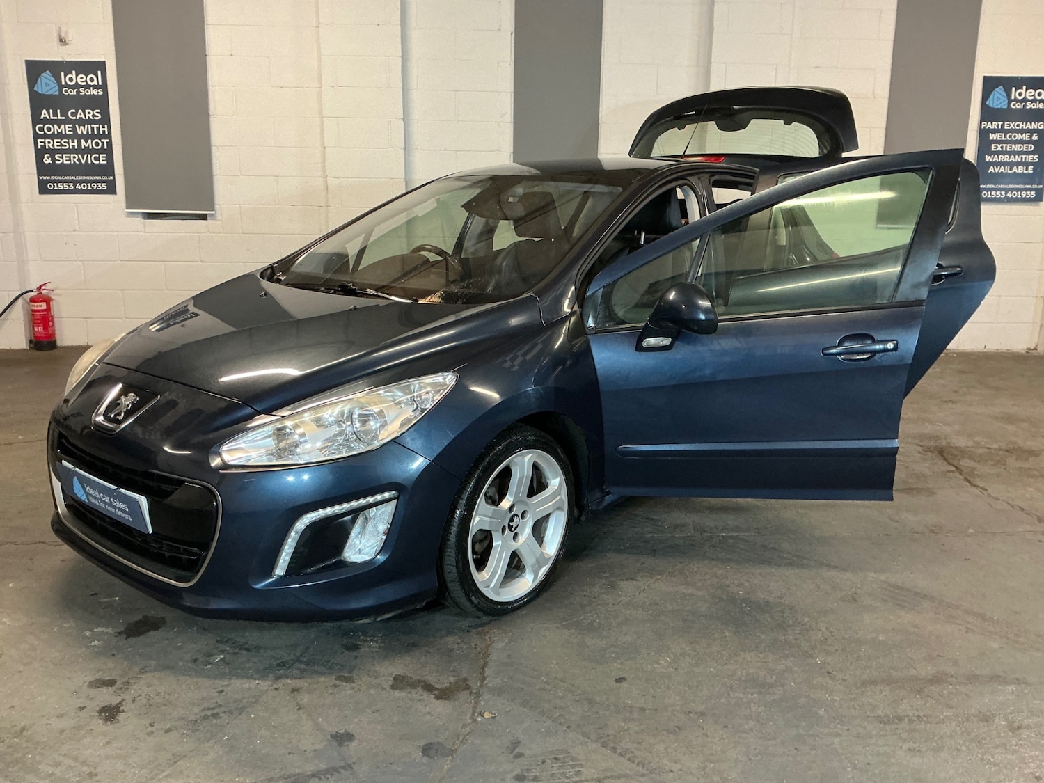 Used Peugeot 308 2013 for sale - 77014927: Photo 8