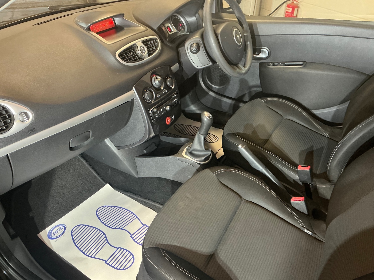 Used Renault Clio 2012 for sale - 76606134: Photo 18