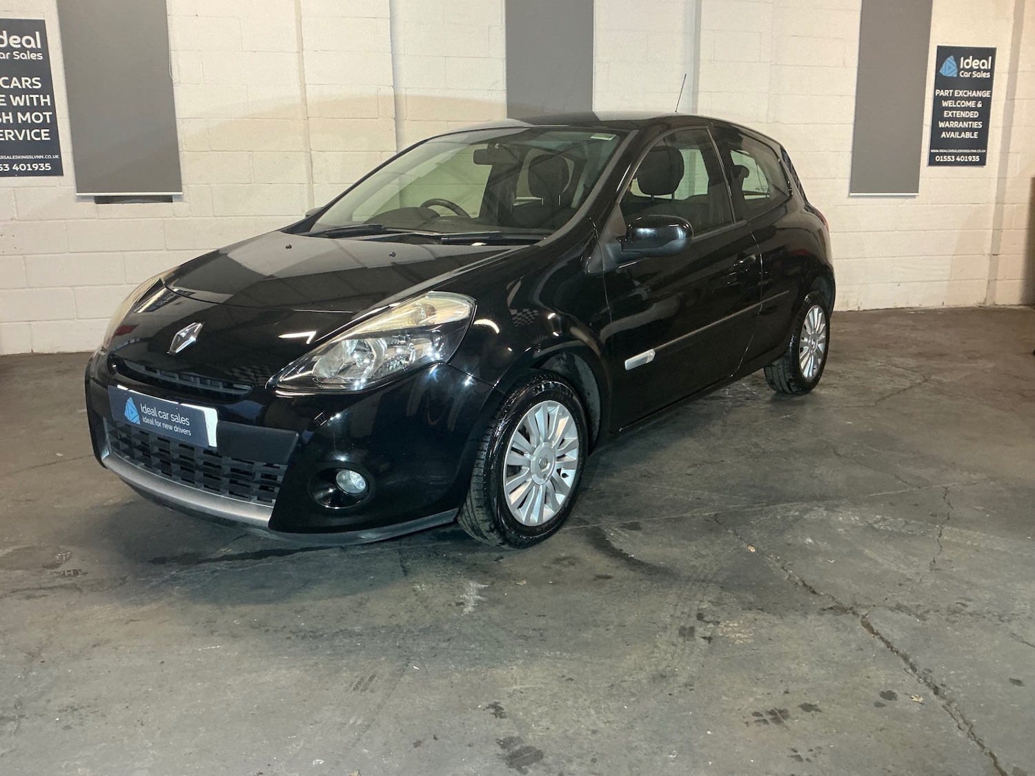 Used Renault Clio 2012 for sale - 76606134: Photo 2