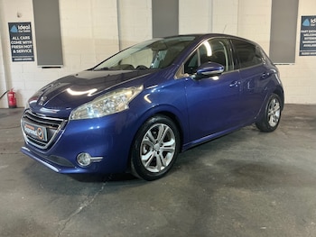 Used Peugeot 208 2015 for sale - 75952422: Photo