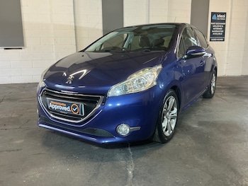 Used Peugeot 208 2015 for sale - 75952422: Photo