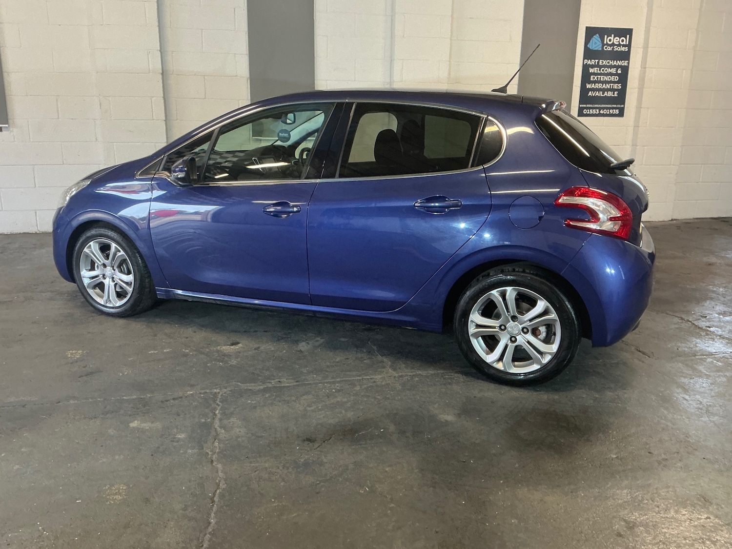 Used Peugeot 208 2014 for sale - 76941903: Photo 10