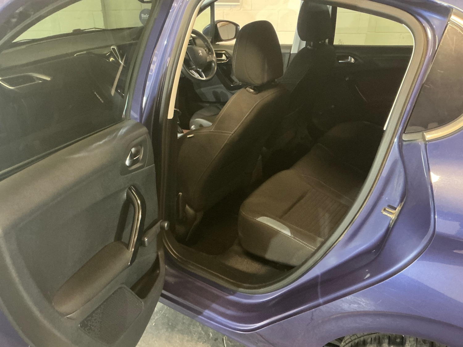 Used Peugeot 208 2014 for sale - 76941903: Photo 15