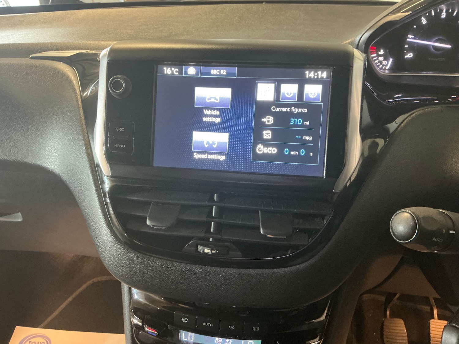 Used Peugeot 208 2014 for sale - 76941903: Photo 18