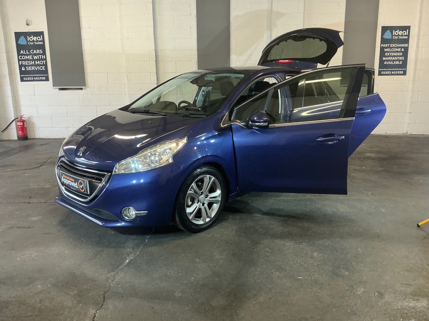 Used Peugeot 208 2014 for sale - 76941903: Photo 6