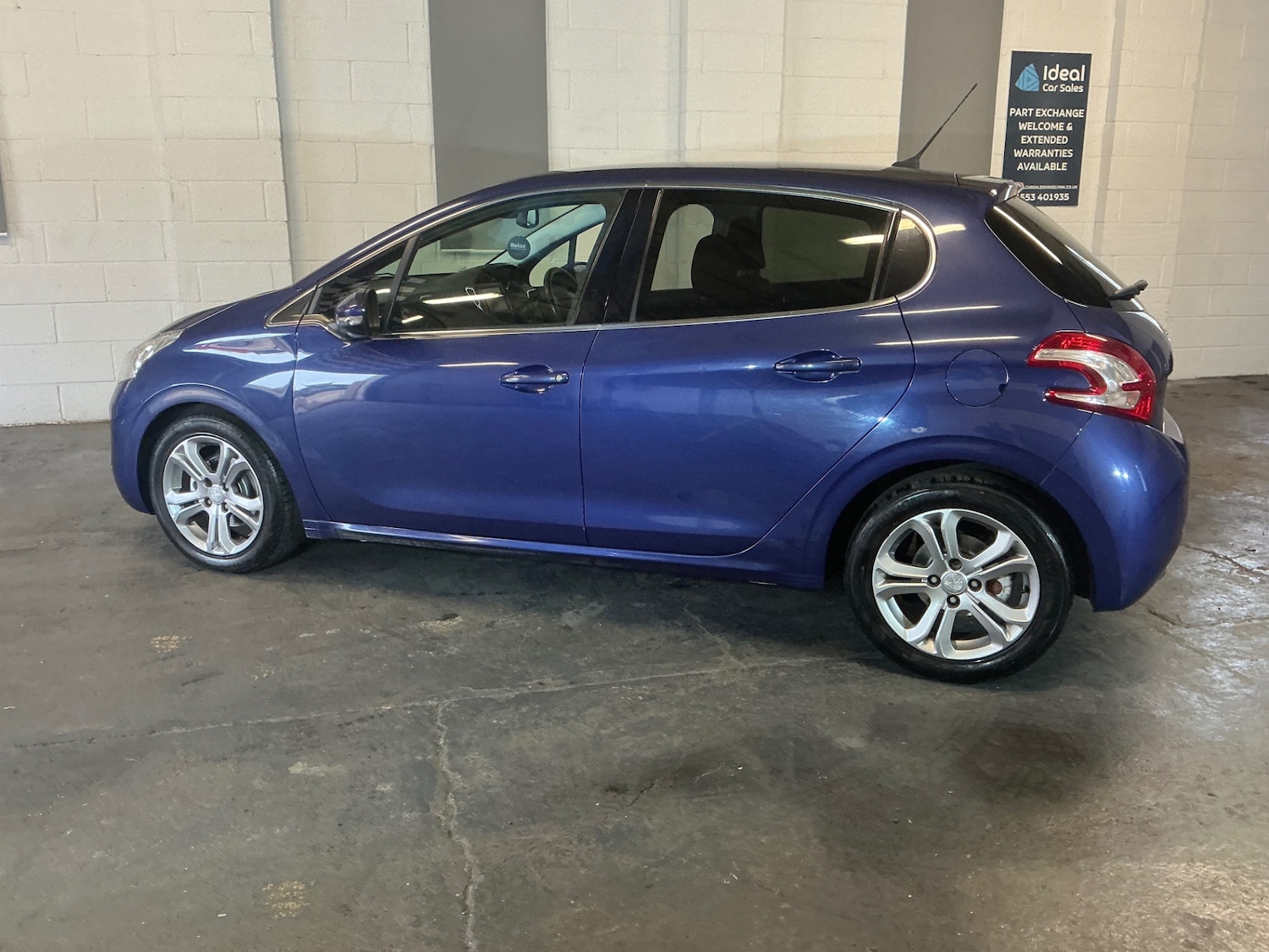 Used Peugeot 208 2014 for sale - 76941903: Photo 9