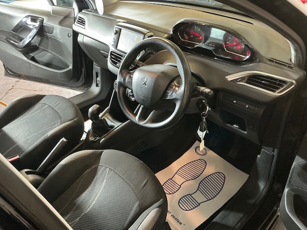 Used Peugeot 208 2014 for sale - 76174367: Photo 18